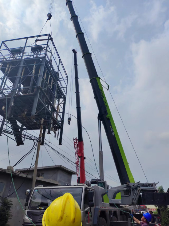 福爾化工廠吊裝設備